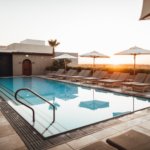 5 Steps to Buying the Right Glass Tiles for Your Swimming Pool