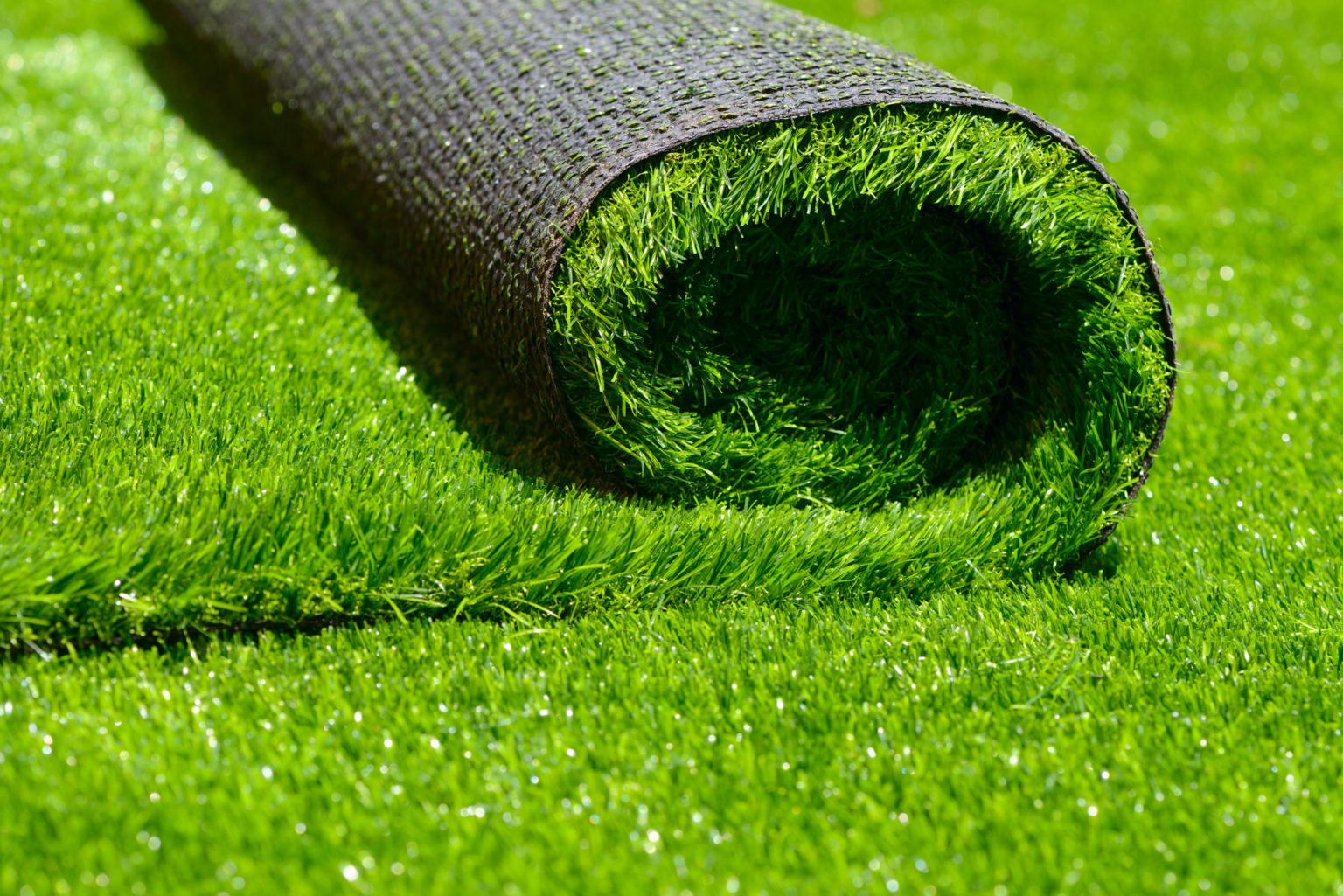 9 Surprising Benefits Of Synthetic Turf Installation For Your Yard