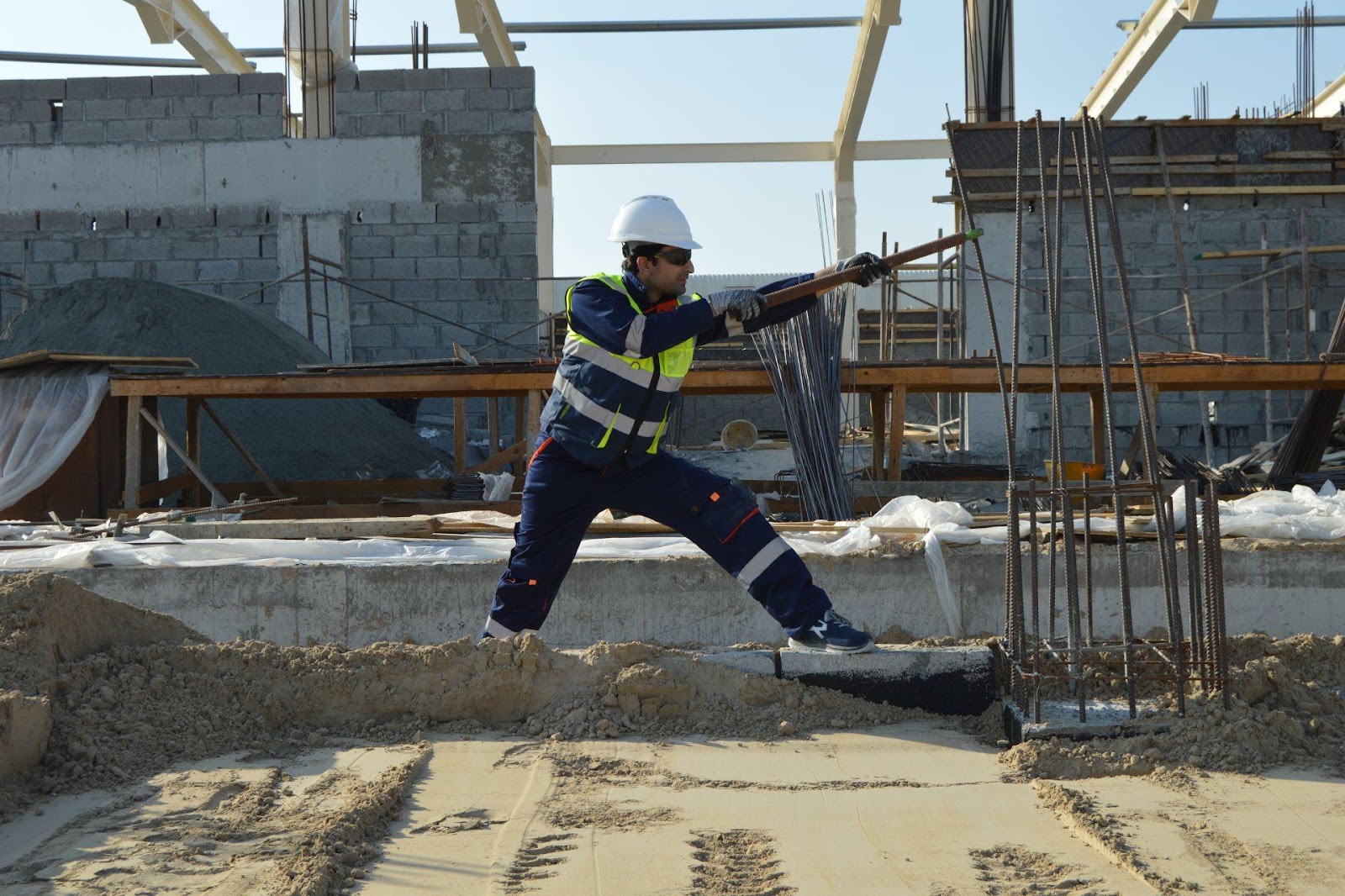 How a Contractor Might Violate Construction Safety Regulations ...