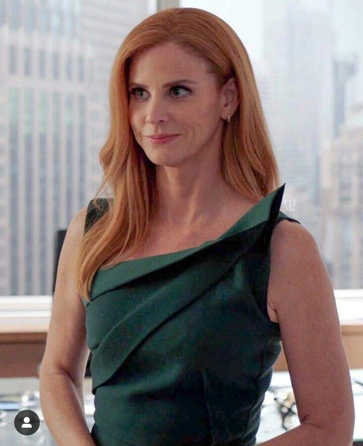 Sexy Sarah Rafferty Bikini